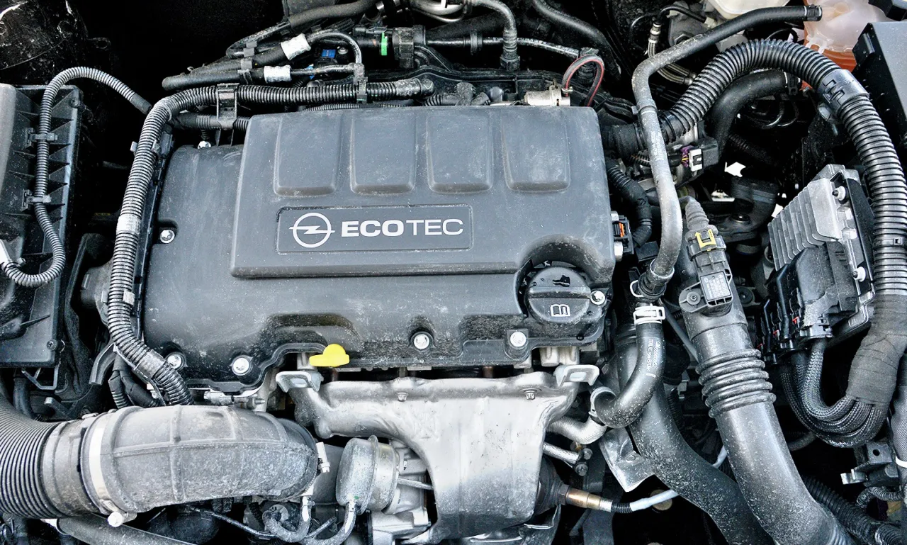 Zdjęcie Opel Astra J: jaki silnik benzynowy wybrać i na co uważać przy zakupie?