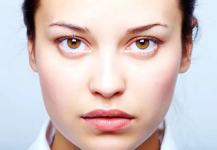 Zdjęcie Przeszywający wzrok co to znaczy? Zrozum jego emocjonalne znaczenie