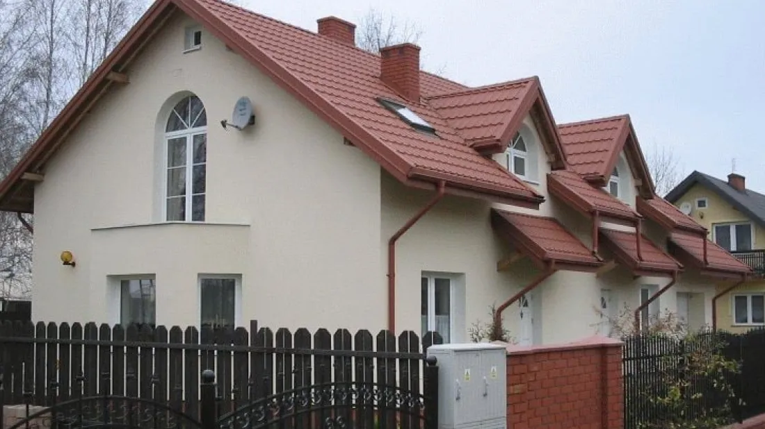 Zdjęcie Jaka elewacja do czerwonej dachówki - kolory, które zachwycą i ożywią dom