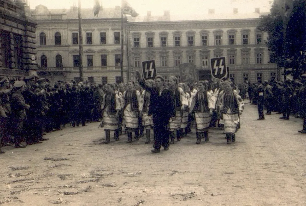 Zdjęcie Ukraińcy w Powstaniu Warszawskim: Kontrowersje i tragiczne działania