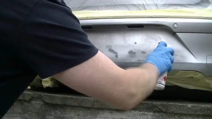 Zdjęcie Jak pomalować zderzak plastikowy sprayem bez błędów i z efektami