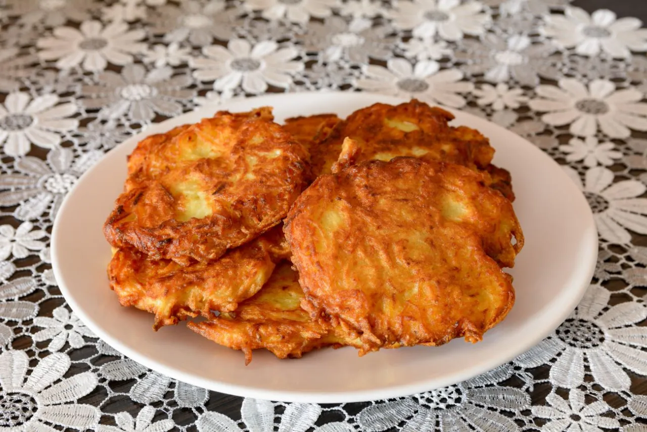 Zdjęcie Chrupiące placki ziemniaczane: sekrety przechowywania i odgrzewania