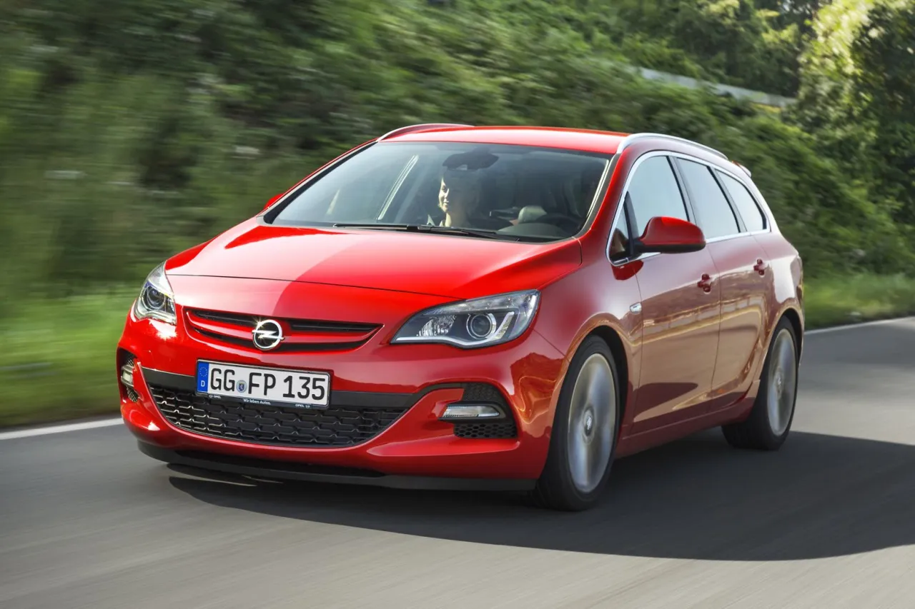 Zdjęcie Opel Astra J jaki silnik wybrać? Porównanie silników i ich wady