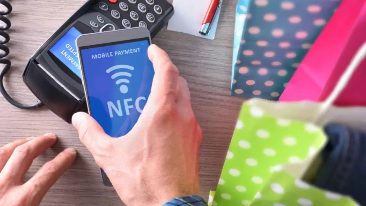 Zdjęcie NFC gdzie jest? Zlokalizuj funkcję w swoim smartfonie i korzystaj z niej.