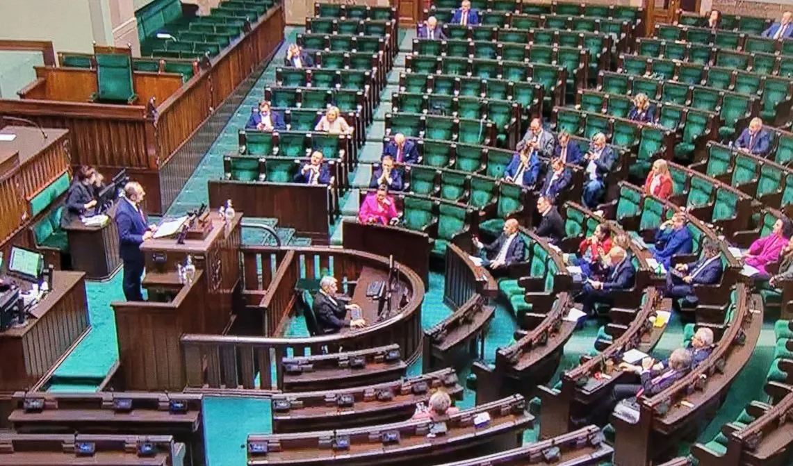 Zdjęcie Kogo powołuje sejm za zgodą senatu? Kluczowe informacje o rolach i procesie