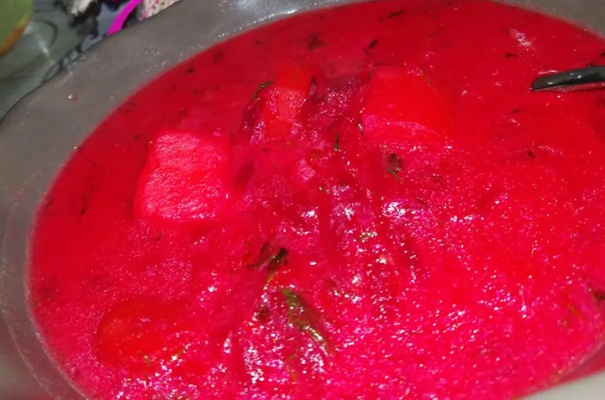 Zdjęcie Jakie przyprawy do zupy buraczkowej, aby wydobyć jej smak?