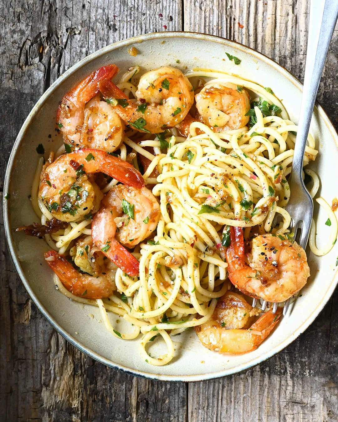 Zdjęcie Pyszne spaghetti z krewetkami: proste przepisy na wyjątkowe dania