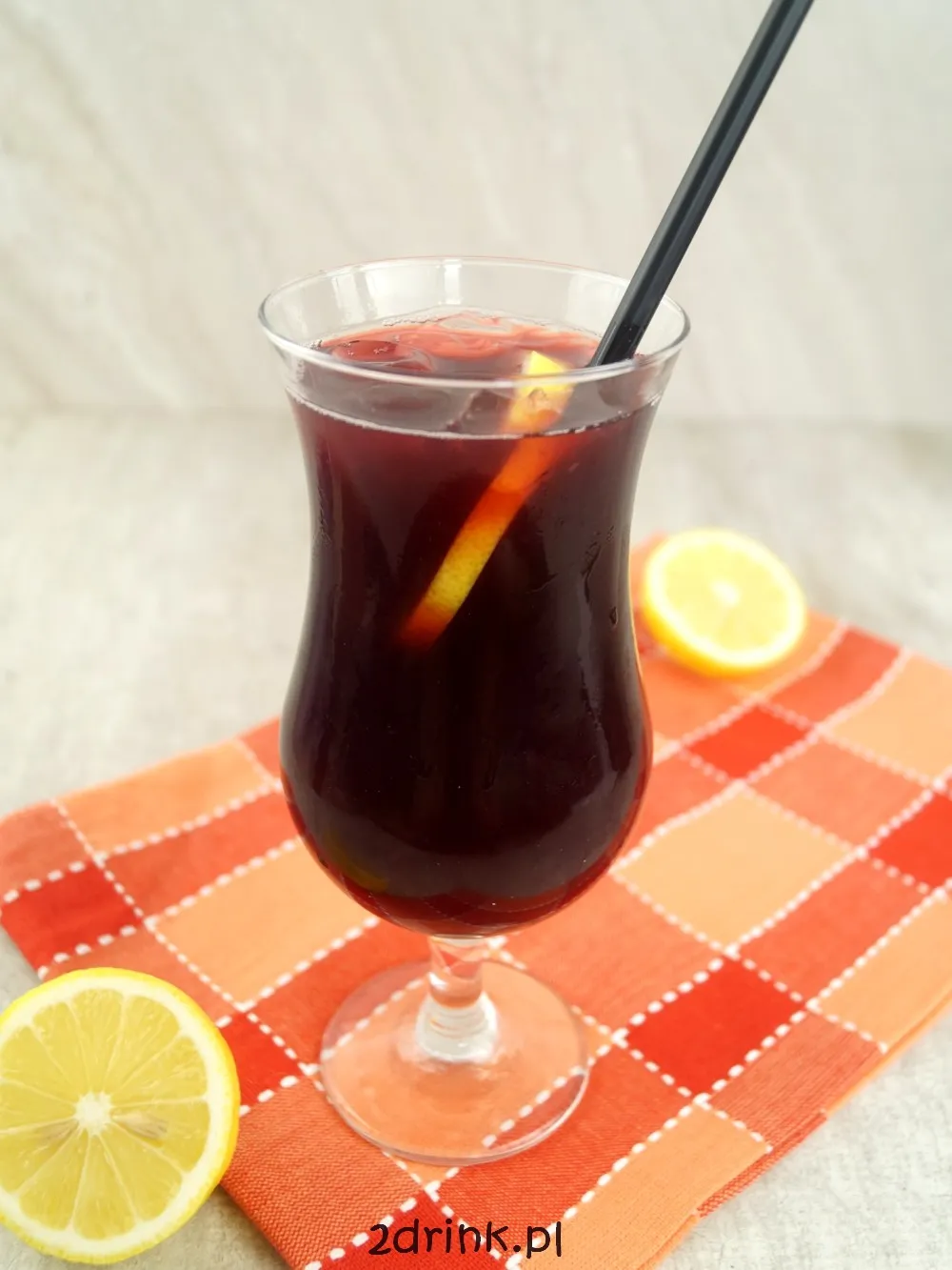 Zdjęcie Najlepsze przepisy na drink z sokiem porzeczkowym, które zaskoczą smakiem