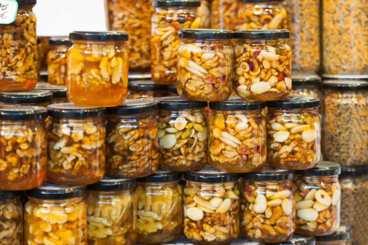 Zdjęcie Dlaczego miód fermentuje – przyczyny, zapobieganie i czy jest bezpieczny