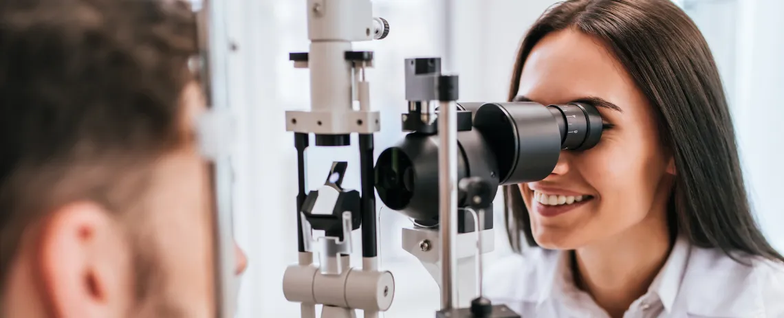 Zdjęcie Optometrysta czy okulista w Vision Express? Kto bada wzrok?