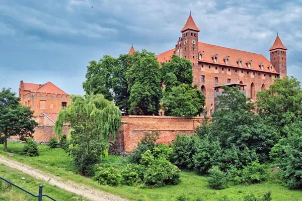 Zdjęcie Zamek krzyżacki w Gniewie: historia, atrakcje i tajemnice twierdzy
