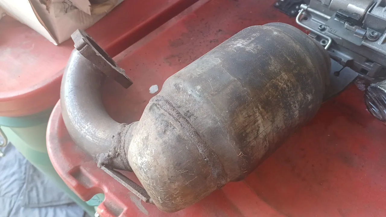 Zdjęcie Uszkodzony DPF objawy: Jak rozpoznać problemy z filtrem cząstek stałych