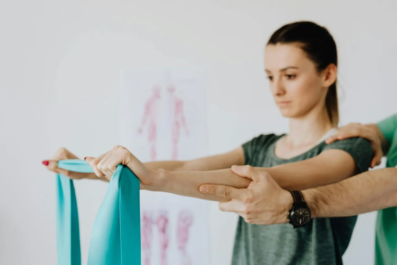 Zdjęcie Jakich ćwiczeń unikać przy osteoporozie, aby uniknąć kontuzji?