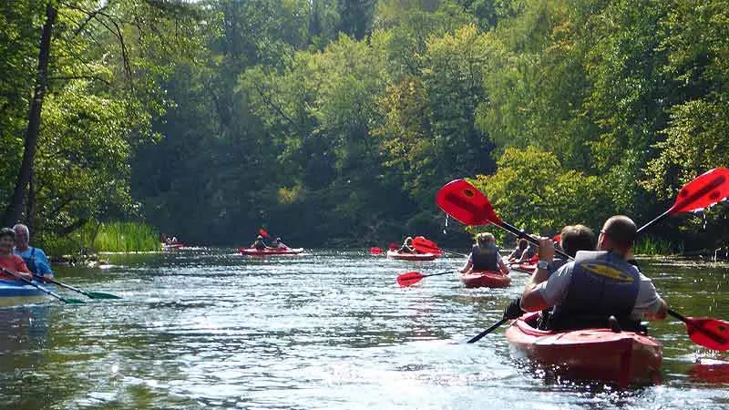 Zdjęcie Mazury: Spływ kajakowy z noclegiem trasy, koszty, porady