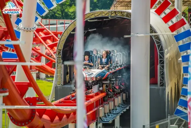 Zdjęcie Mandoria czy Energylandia – który park rozrywki jest lepszy dla rodzin?