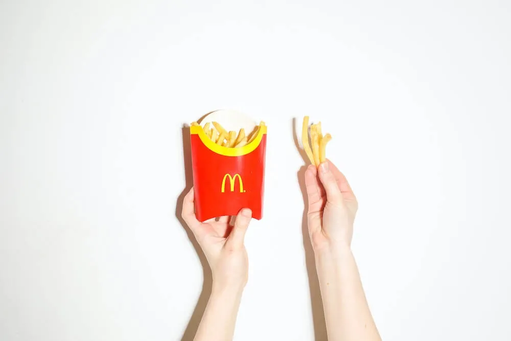 Zdjęcie Ile zarabia pracownik młodociany w McDonald's? Poznaj stawki