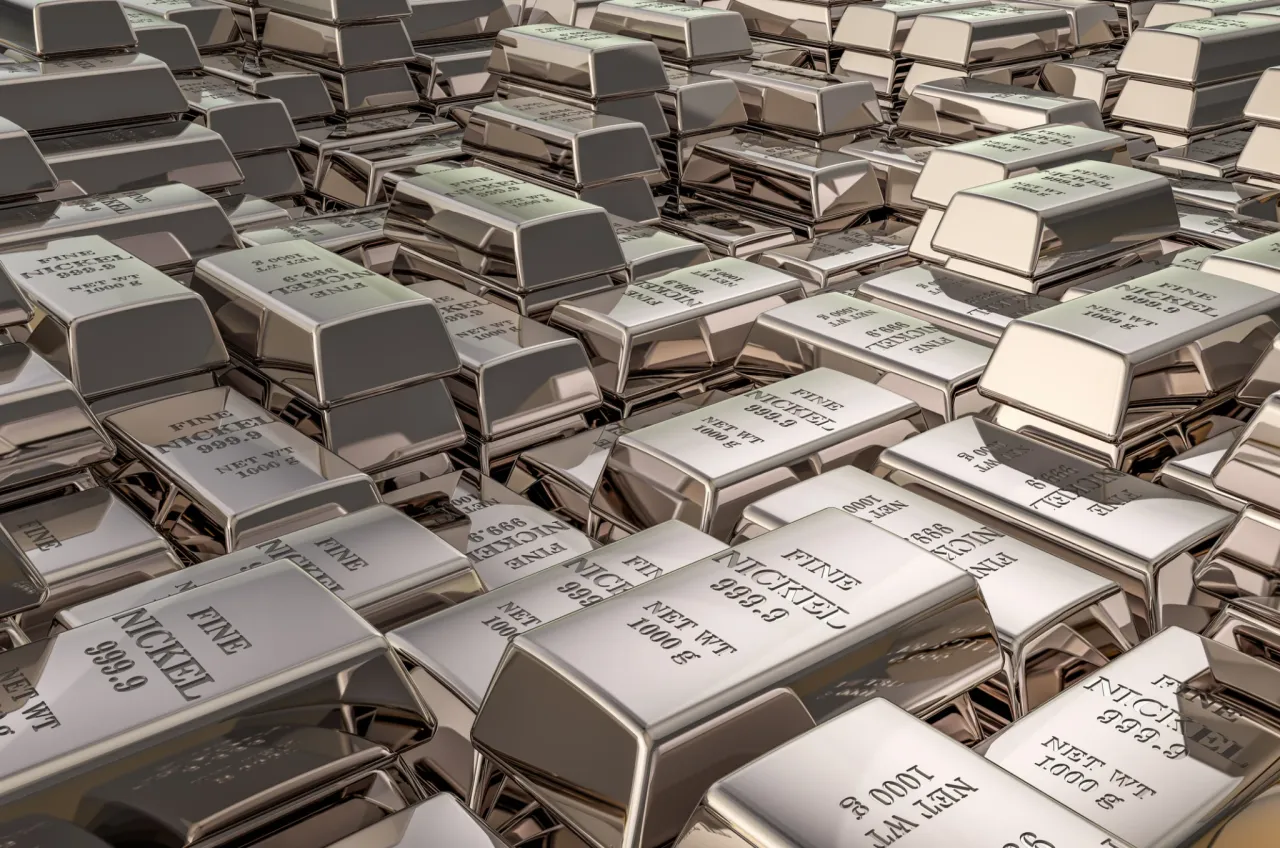 Zdjęcie Klopoty producentow lsniacego metalu. Rzad rezygnuje z podatkow za nikiel - dlaczego?
