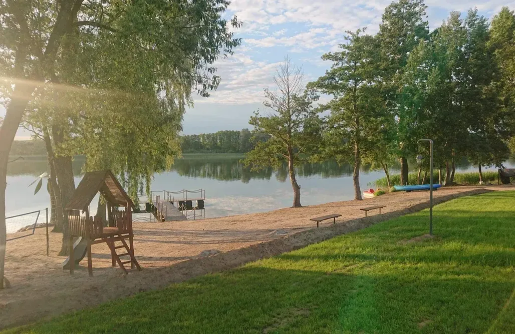 Zdjęcie Gdzie pod namiot nad jezioro Dolnośląskie – najlepsze miejsca na biwakowanie