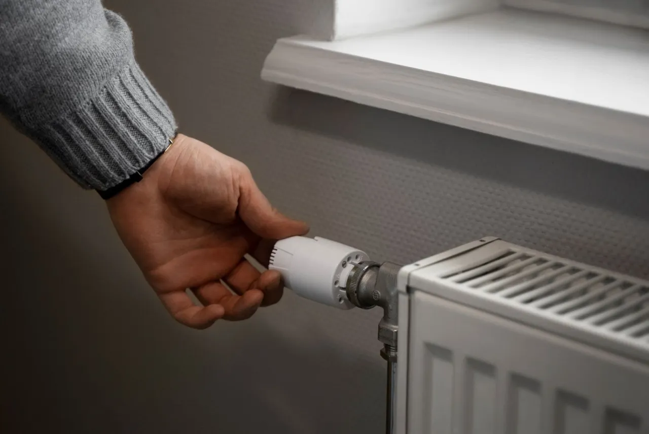 Zdjęcie Optymalna histereza kotła na pellet – oszczędzaj energię i koszty