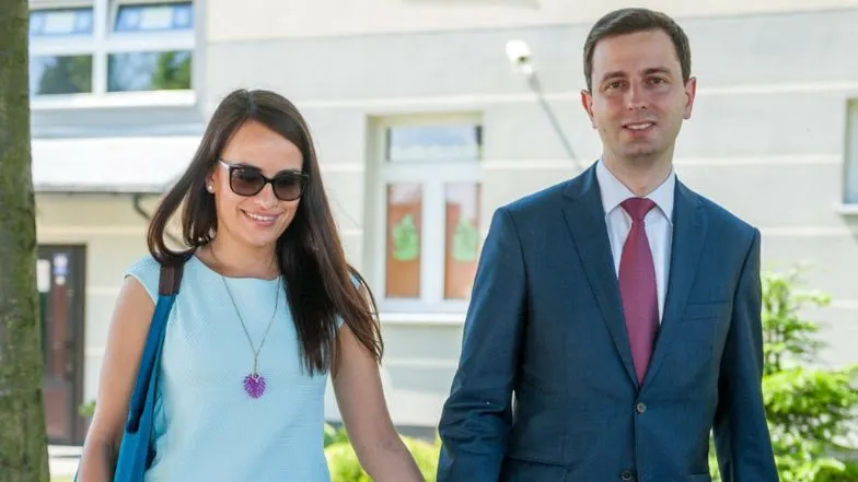 Zdjęcie Czy Kosiniak-Kamysz ma drugą żonę? Zaskakujące fakty o jego życiu osobistym