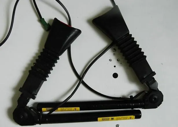 Zdjęcie Jak naprawić napinacz pasa bezpieczeństwa i uniknąć kosztownych błędów