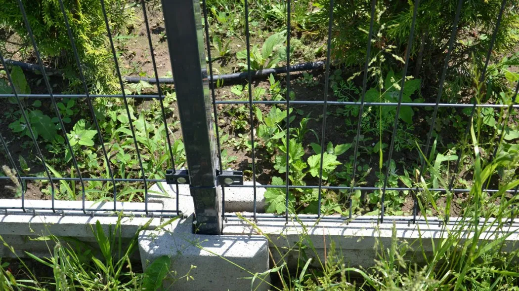 Zdjęcie Jaki beton na fundament ogrodzenia - uniknij błędów i kosztów