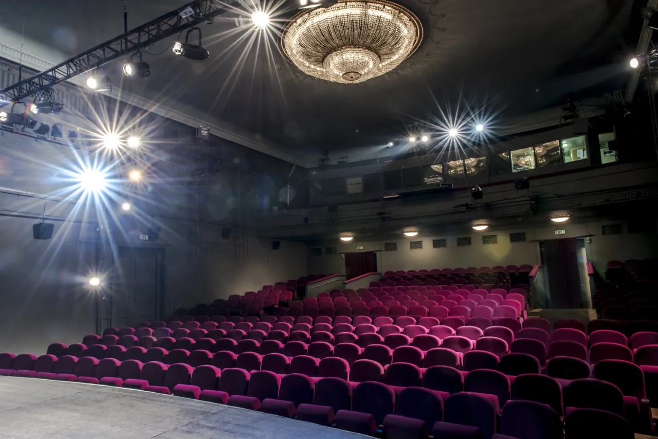 Zdjęcie Aktorzy Teatru Studio: Poznaj ich role i niezwykłe osiągnięcia