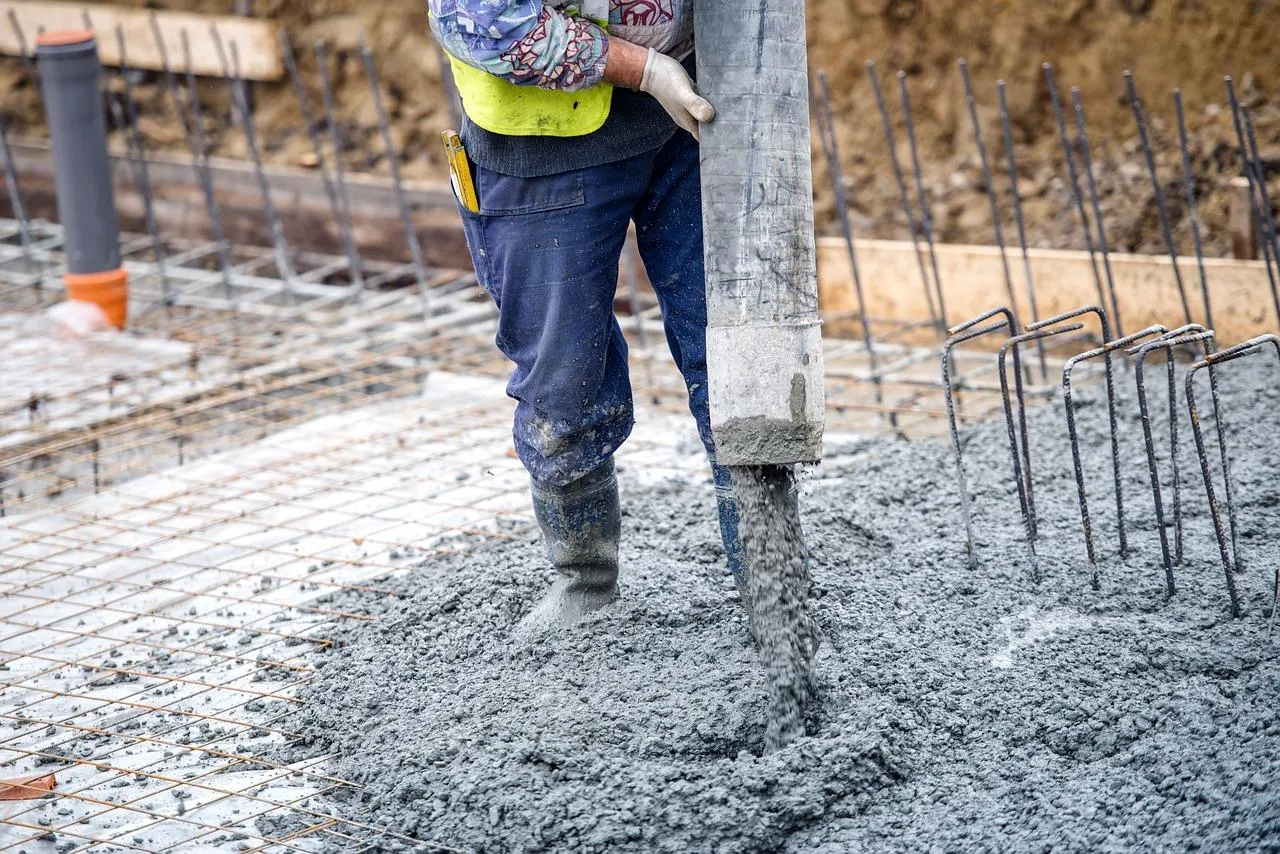 Zdjęcie Ile betonu z worka 25kg? Poznaj wydajność i zastosowania tego materiału