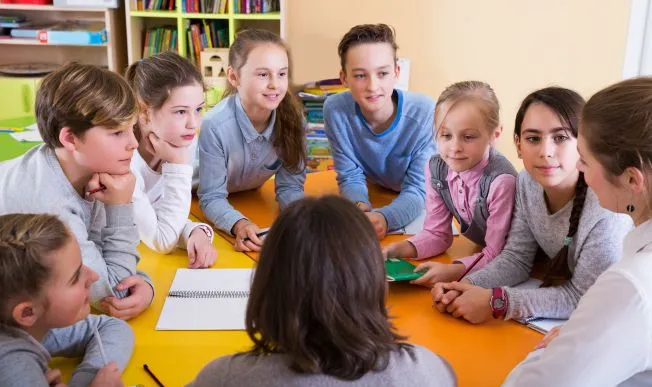 Zdjęcie Jak wygląda praca wychowawcy w domu dziecka - wyzwania i odpowiedzialność