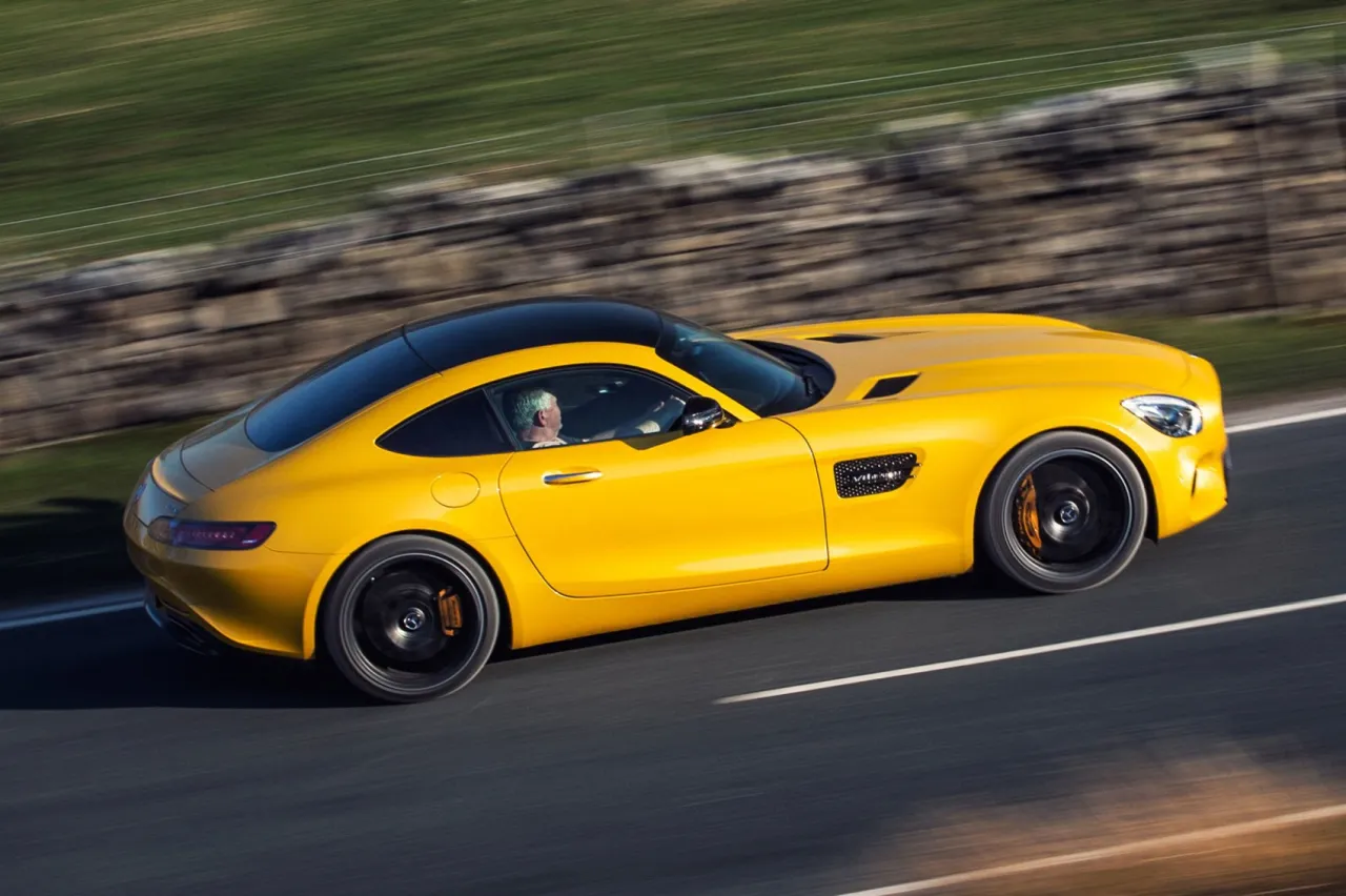 Zdjęcie Mercedes-Benz AMG GTS – osiągi, luksus i emocje za kierownicą