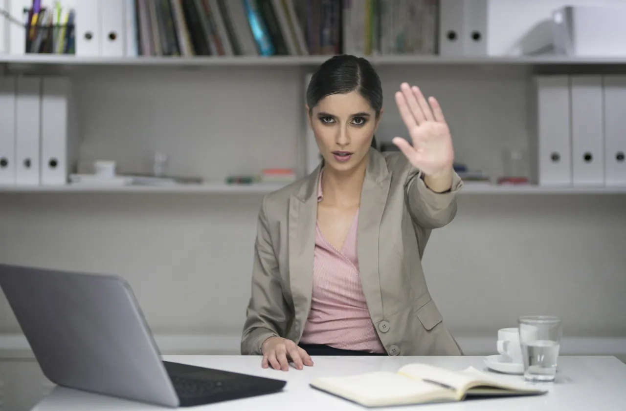 Zdjęcie Jak napisać skargę na pracownika, aby skutecznie rozwiązać problem