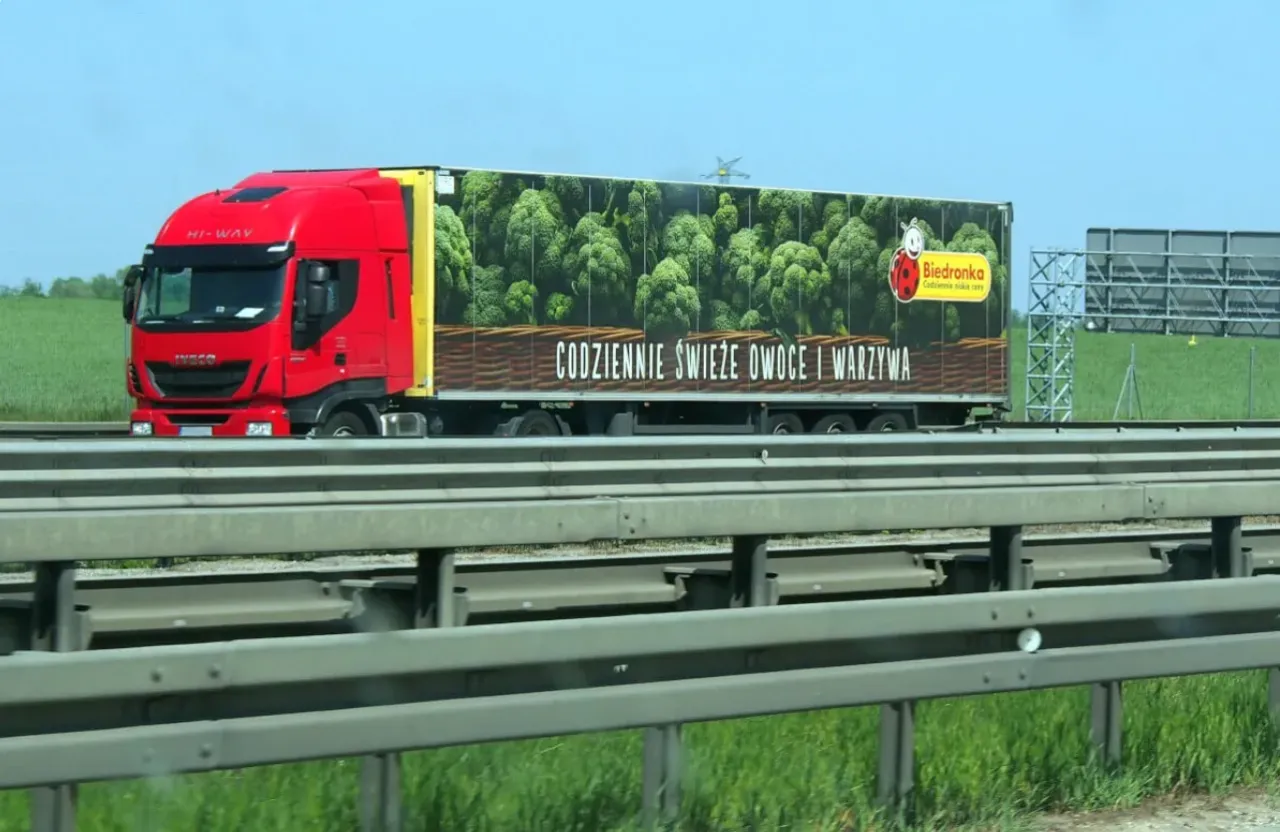 Zdjęcie Transport dla Biedronki: Jak innowacje zmieniają logistykę i efektywność