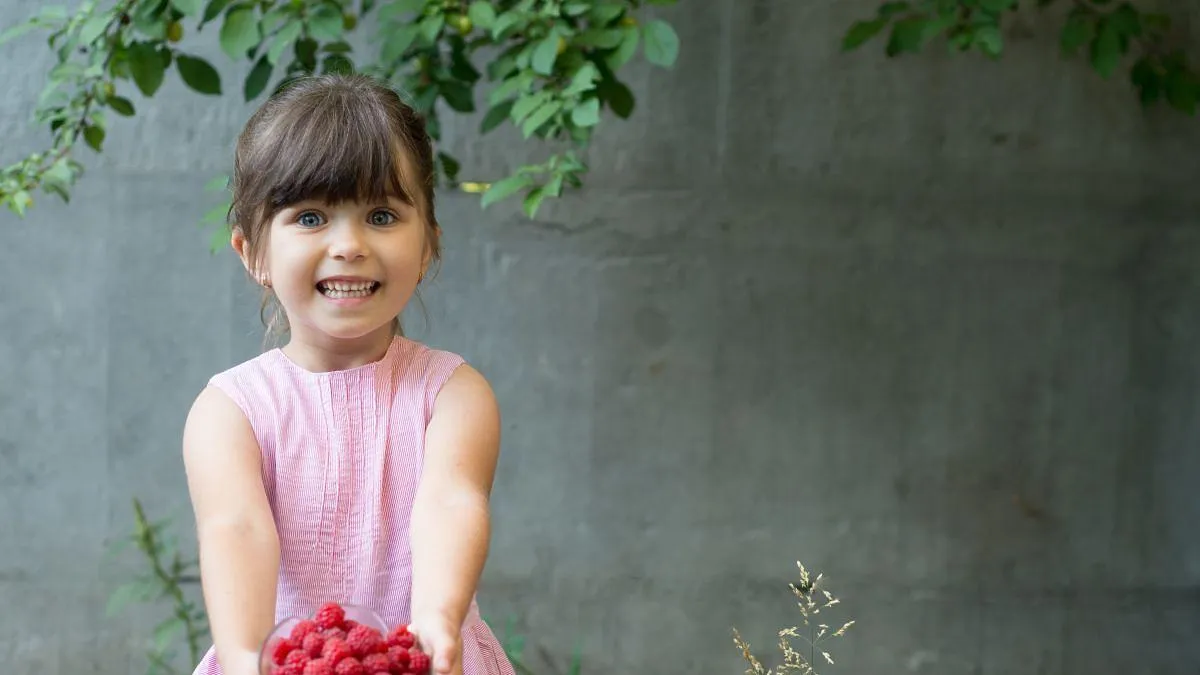 Zdjęcie Sok malinowy od kiedy dla dziecka? Ważne zasady i wskazówki zdrowotne