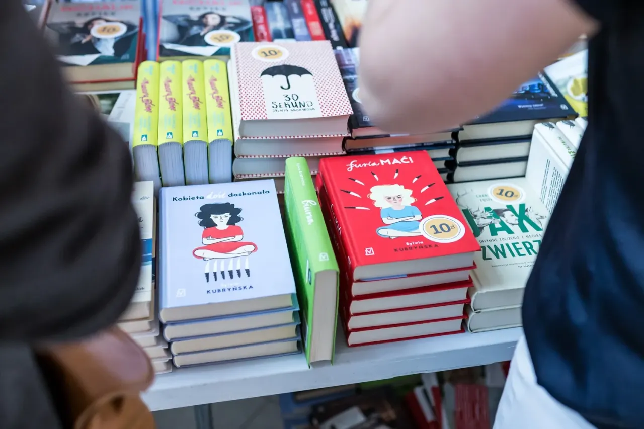 Zdjęcie Ile zarabiają autorzy książek? Fakty, które mogą cię zaskoczyć