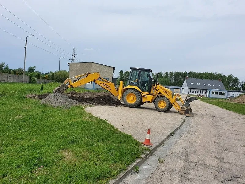 Zdjęcie Ile zarabia operator koparko-ładowarki w Polsce? Sprawdź zarobki i perspektywy pracy