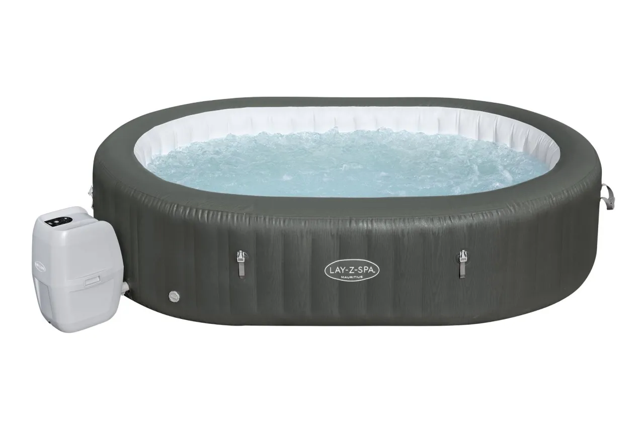 Zdjęcie Jak jacuzzi lazy spa zapewnia relaks i komfort w Twoim ogrodzie