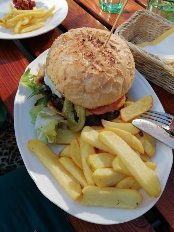 Zdjęcie Niepołomice gdzie zjeść: odkryj najlepsze restauracje i lokale