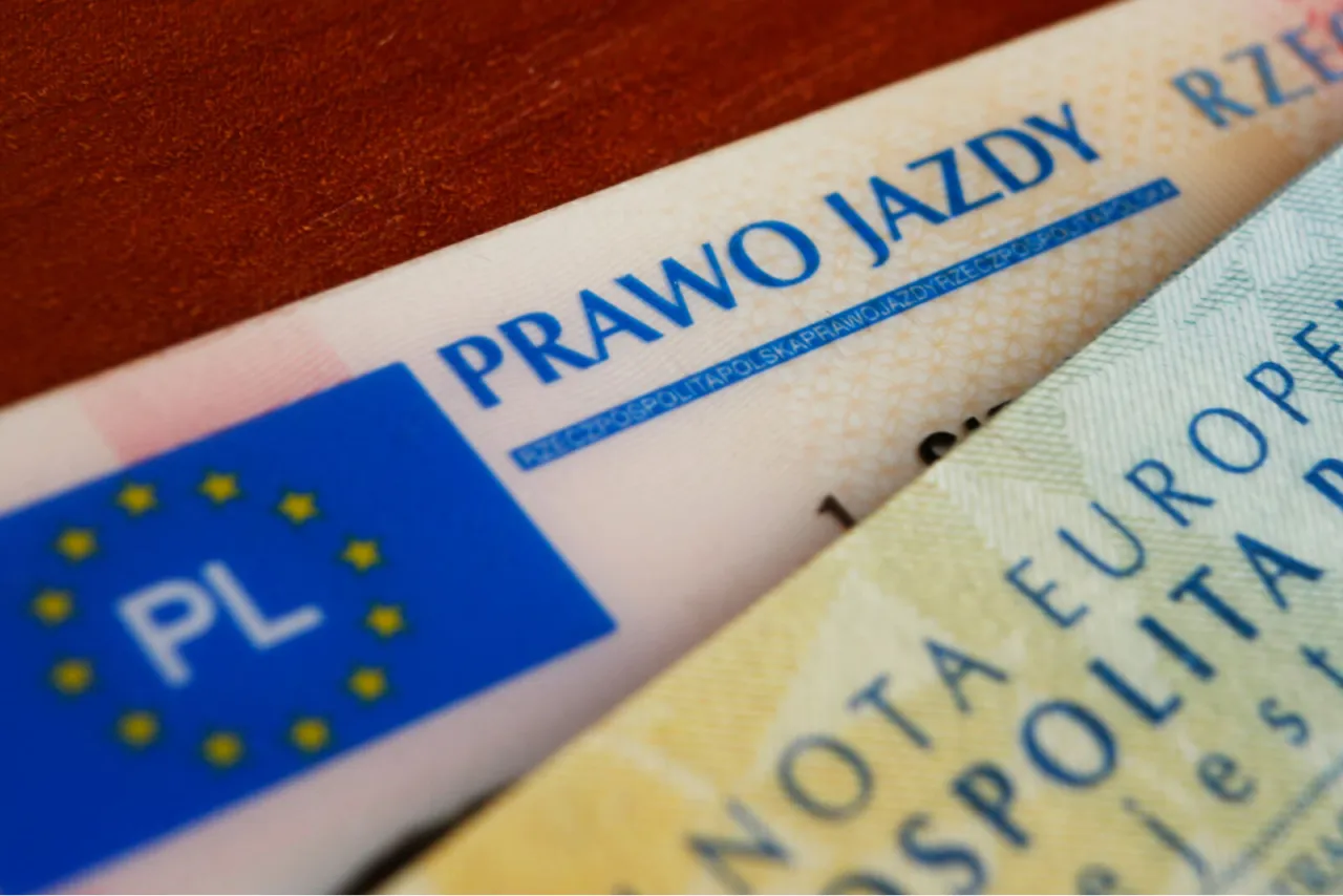 Zdjęcie Czy trzeba jeździć z prawem jazdy? Aktualne przepisy w Polsce