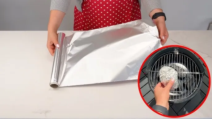 Zdjęcie Na której stronie folii aluminiowej piec frytki, aby uniknąć przywierania?