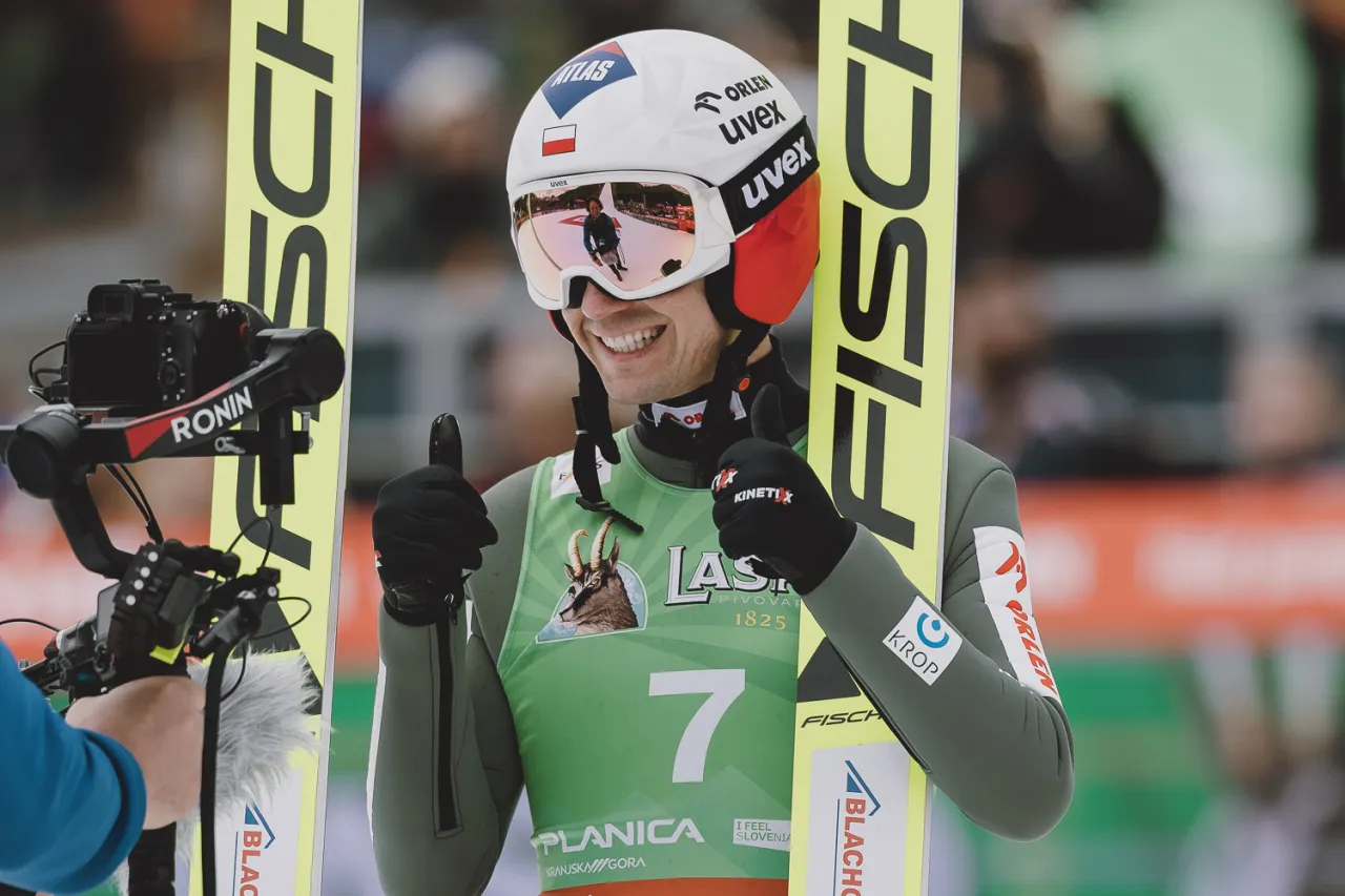 Zdjęcie Ile pucharów ma Kamil Stoch? Zaskakujące osiągnięcia skoczka