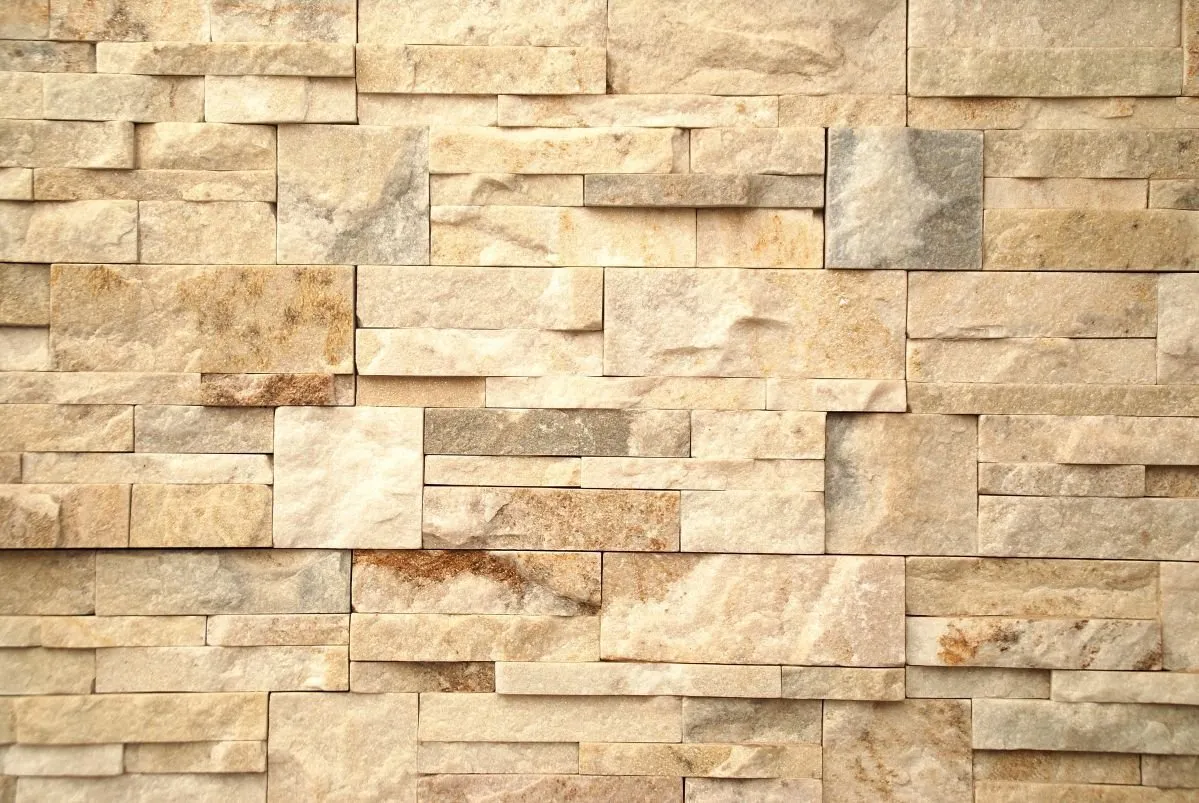 Zdjęcie Jaki kolor kamienia do żółtej elewacji, aby uniknąć złych wyborów?