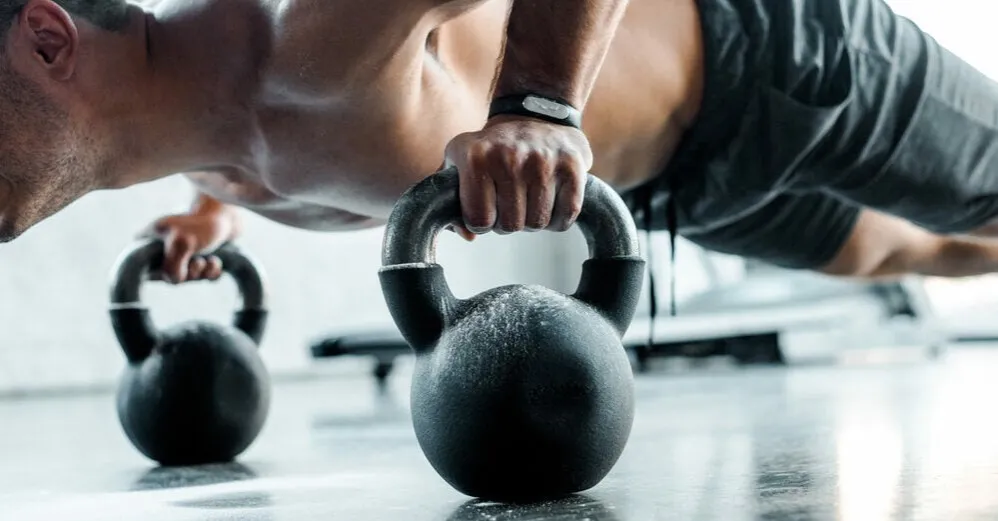 Zdjęcie Jak połączyć crossfit z siłownią i uniknąć błędów w treningu