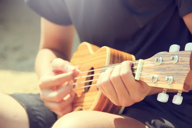 Zdjęcie Ukulele: fascynujący instrument strunowy - poznaj jego tajemnice