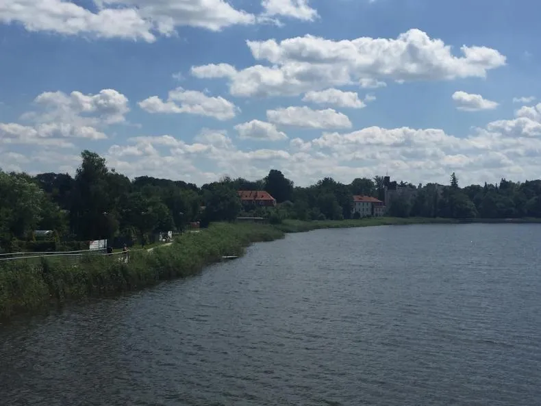 Zdjęcie Jezioro Kórnickie: Odkryj piękno i atrakcje tego malowniczego miejsca