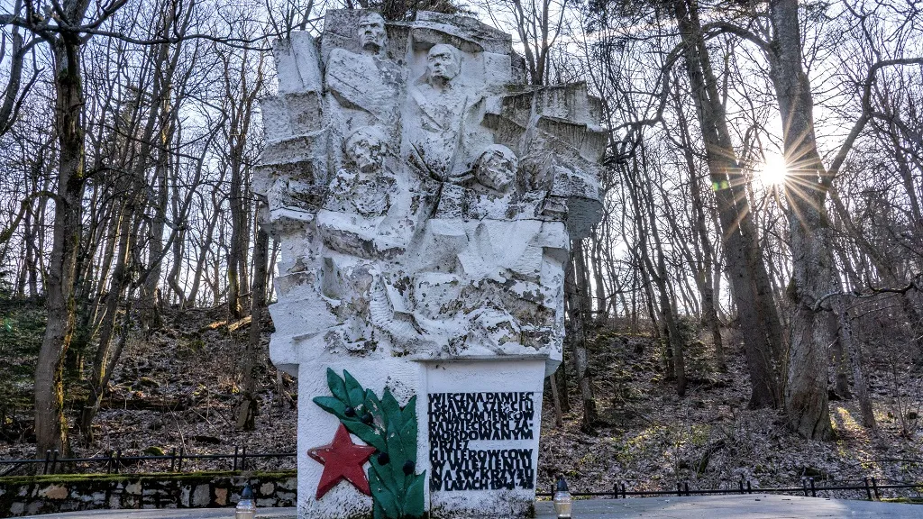 Zdjęcie Gdzie jest Łysa Góra? Odkryj jej lokalizację i znaczenie w Polsce