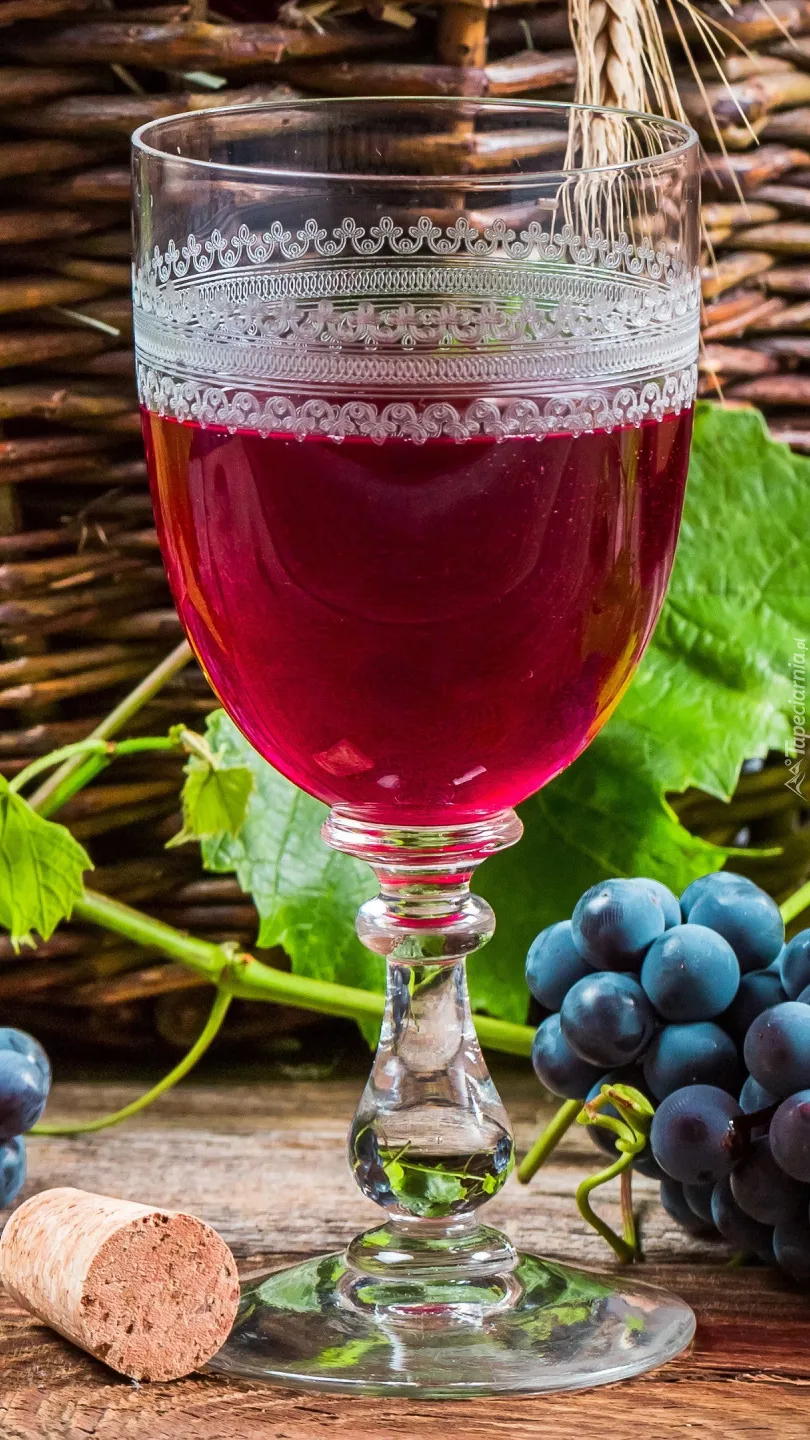 Zdjęcie Pyszne drinki z czerwonym winem, które musisz spróbować na każdą okazję