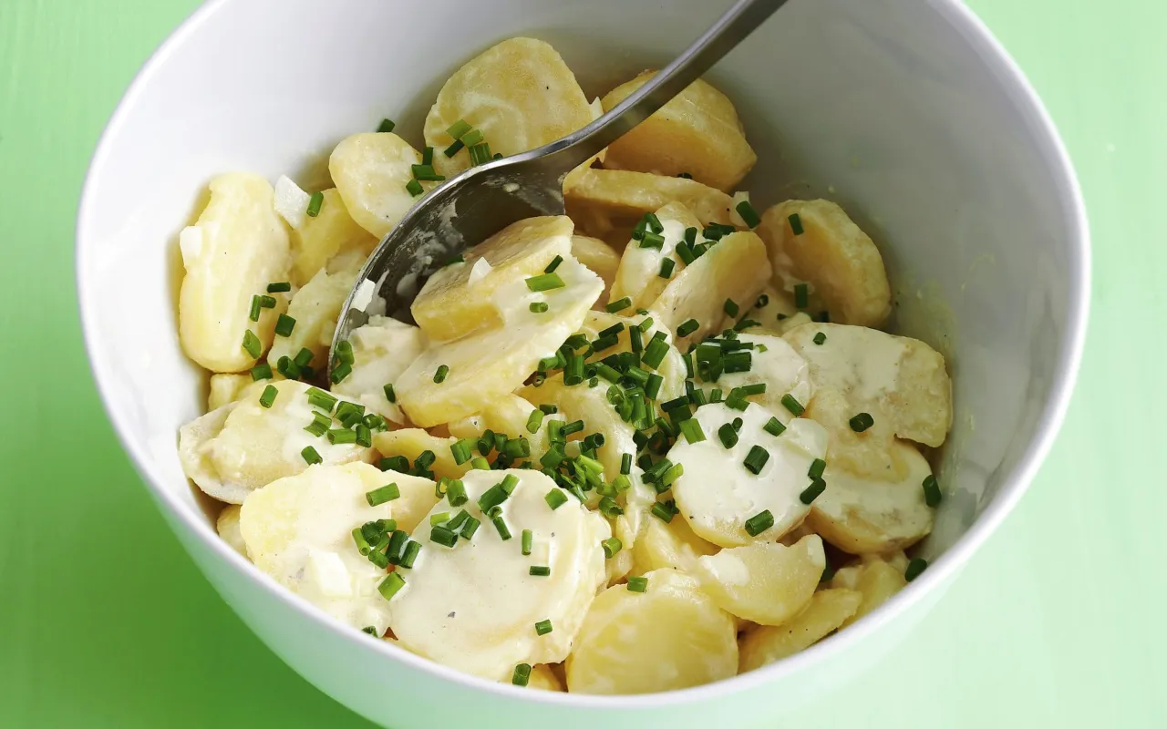 Zdjęcie Salade de pommes de terre mayonnaise : le secret d'un plat savoureux