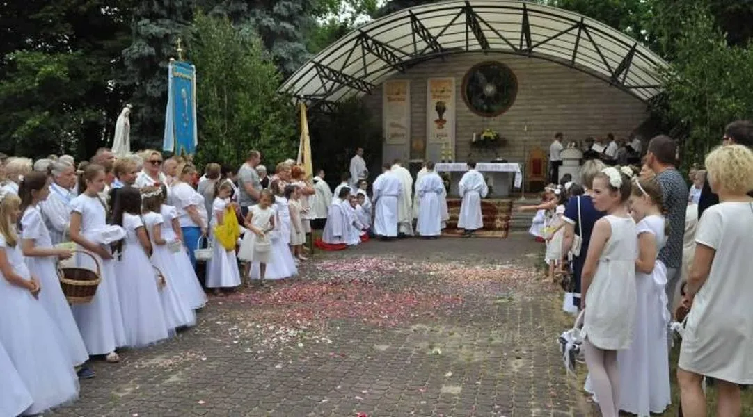 Zdjęcie Dlaczego w Boże Ciało są 4 ołtarze? Odkryj ich głęboką symbolikę