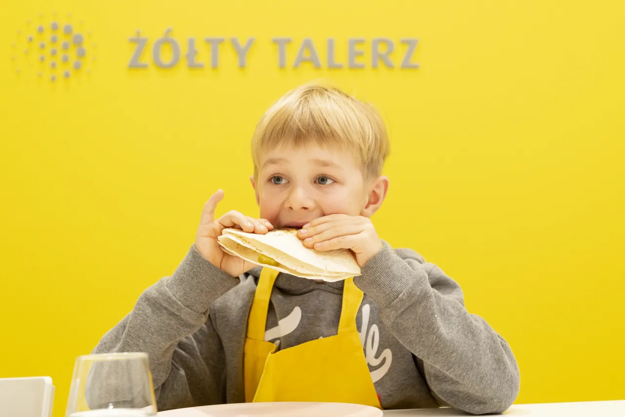 Zdjęcie Żółty Talerz: Jak skutecznie walczy z niedożywieniem dzieci w Polsce