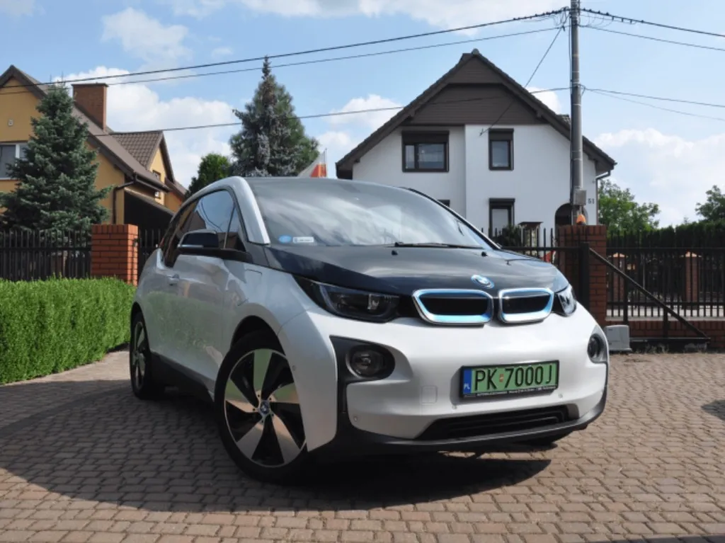 Zdjęcie Bmw i3 cena - poznaj ceny nowych i używanych modeli oraz ich cechy